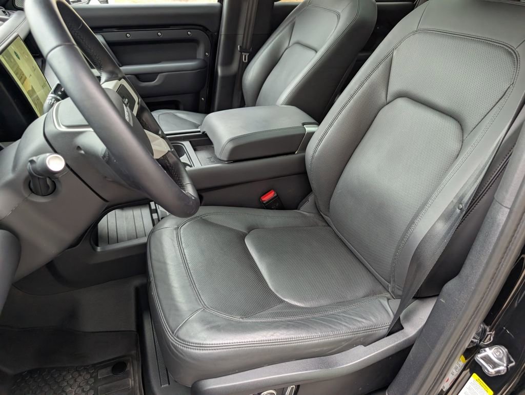 Used 2024 Land Rover Defender 130 S image 5