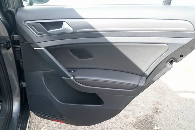 Used 2019 Volkswagen e-Golf SEL Premium image 33