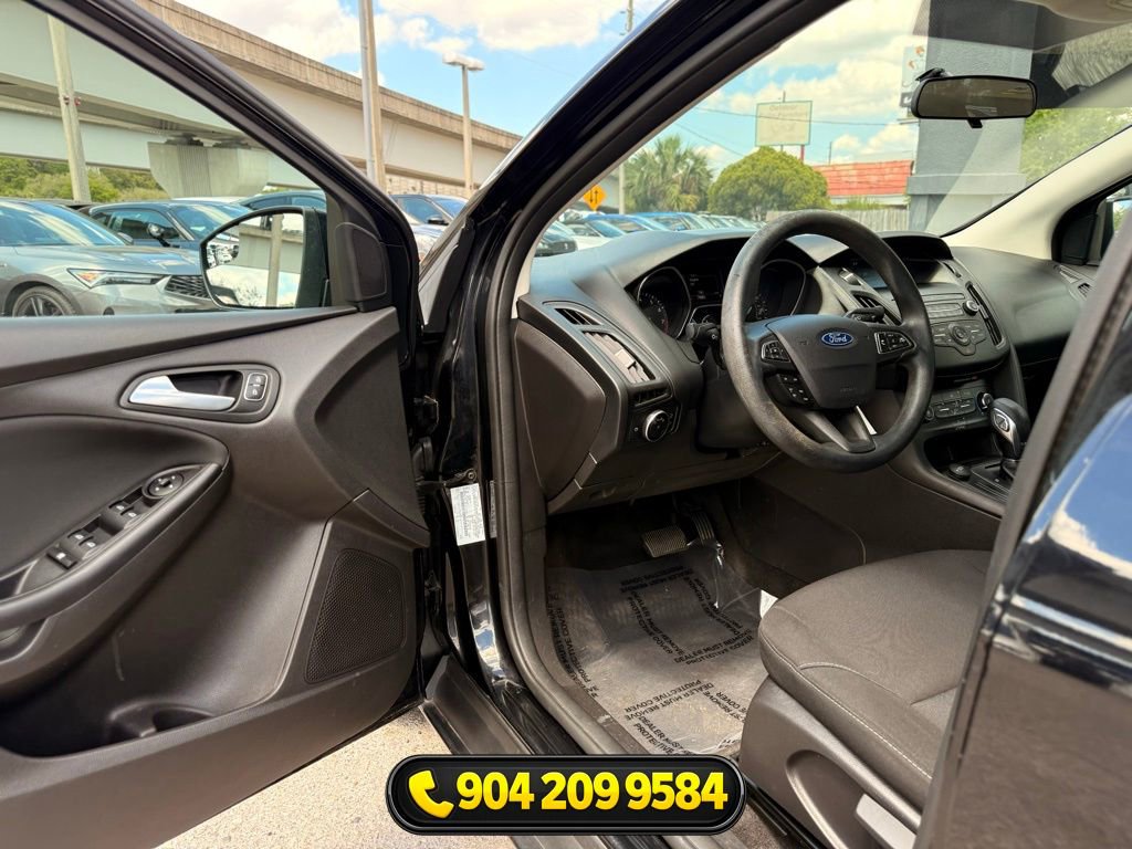 Used 2018 Ford Focus SE FWD image 20