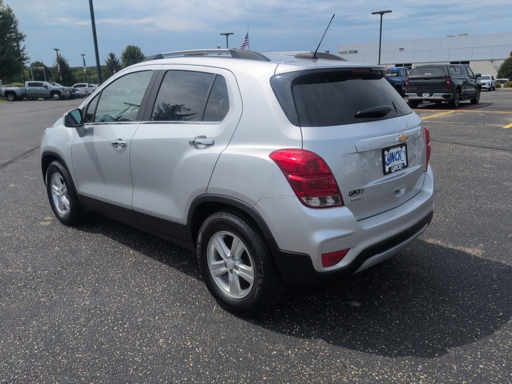 Used 2019 Chevrolet Trax LT w/ LT Convenience Package FWD image 3
