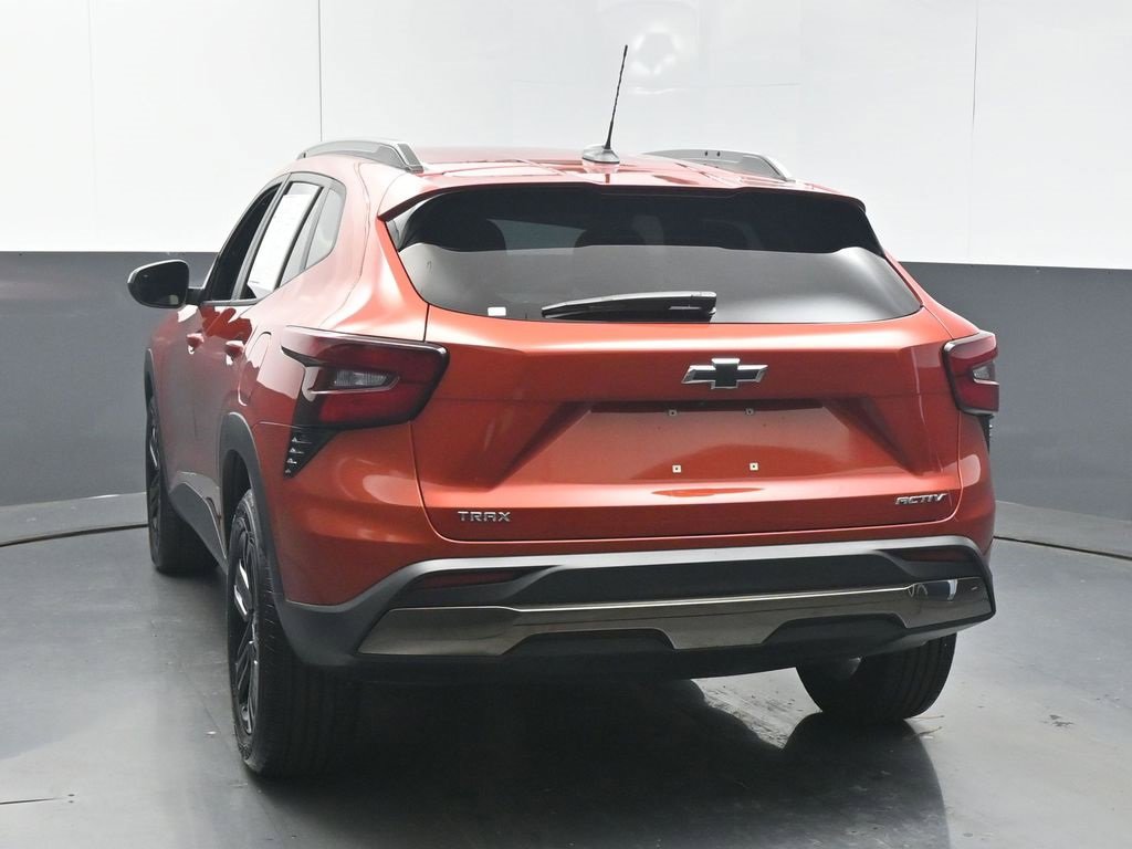 Used 2024 Chevrolet Trax ACTIV w/ Sunroof Package image 6