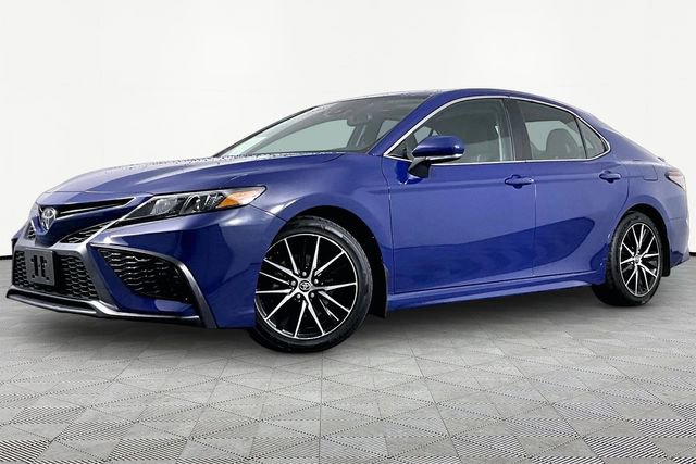 Used 2023 Toyota Camry SE w/ Cold Weather Package AWD/4WD image 1