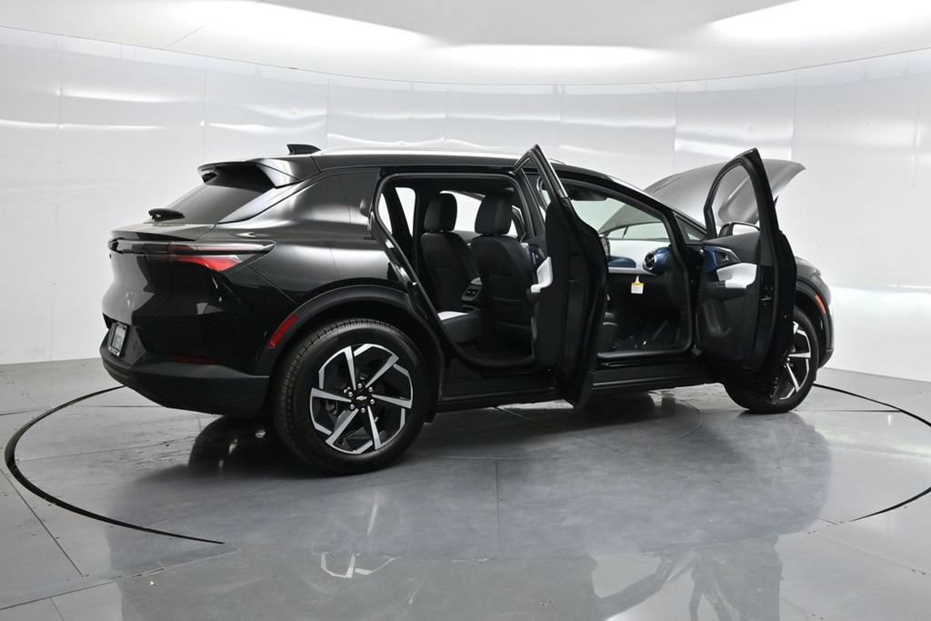 Used 2026 Chevrolet Equinox EV LT FWD image 52