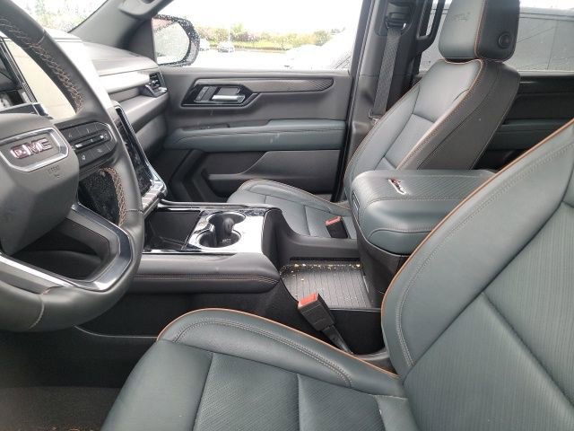 Used 2025 GMC Yukon XL AT4 w/ AT4 Premium Package image 5