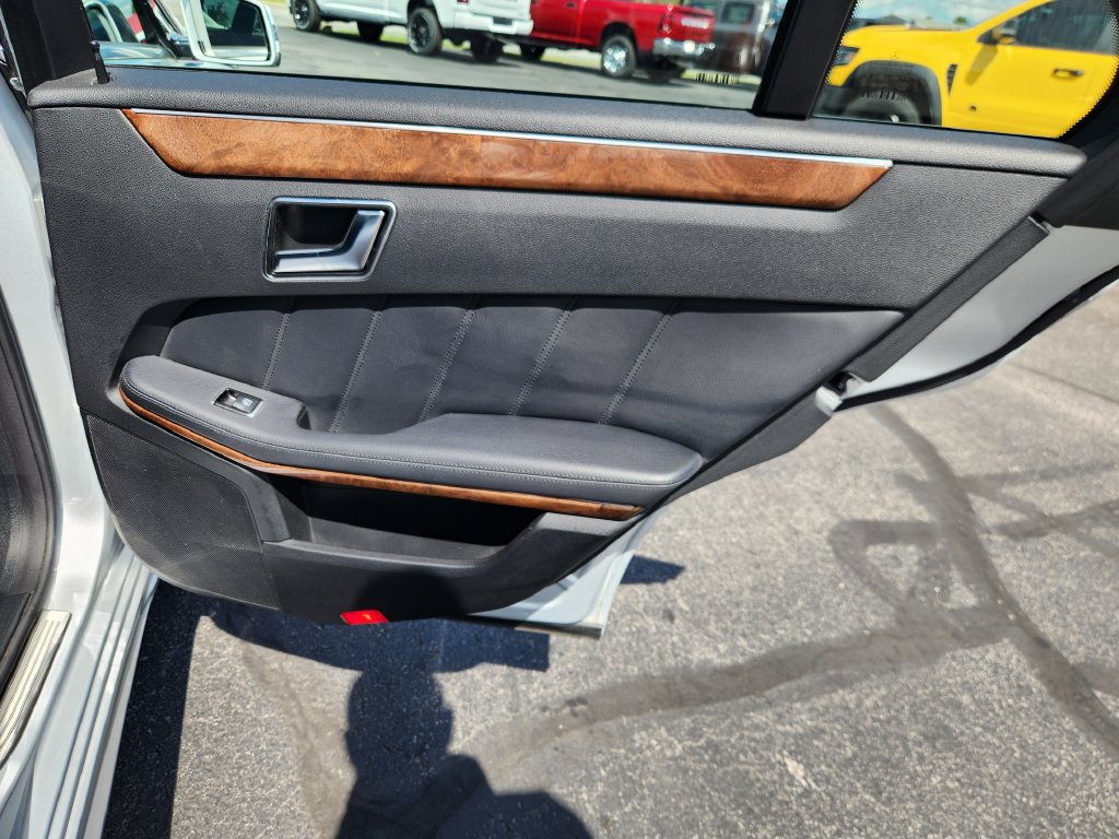 Used 2013 Mercedes-Benz E 350 4MATIC Sedan image 46