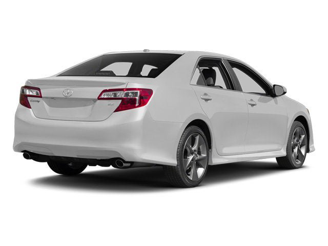 Used 2014 Toyota Camry LE FWD image 2