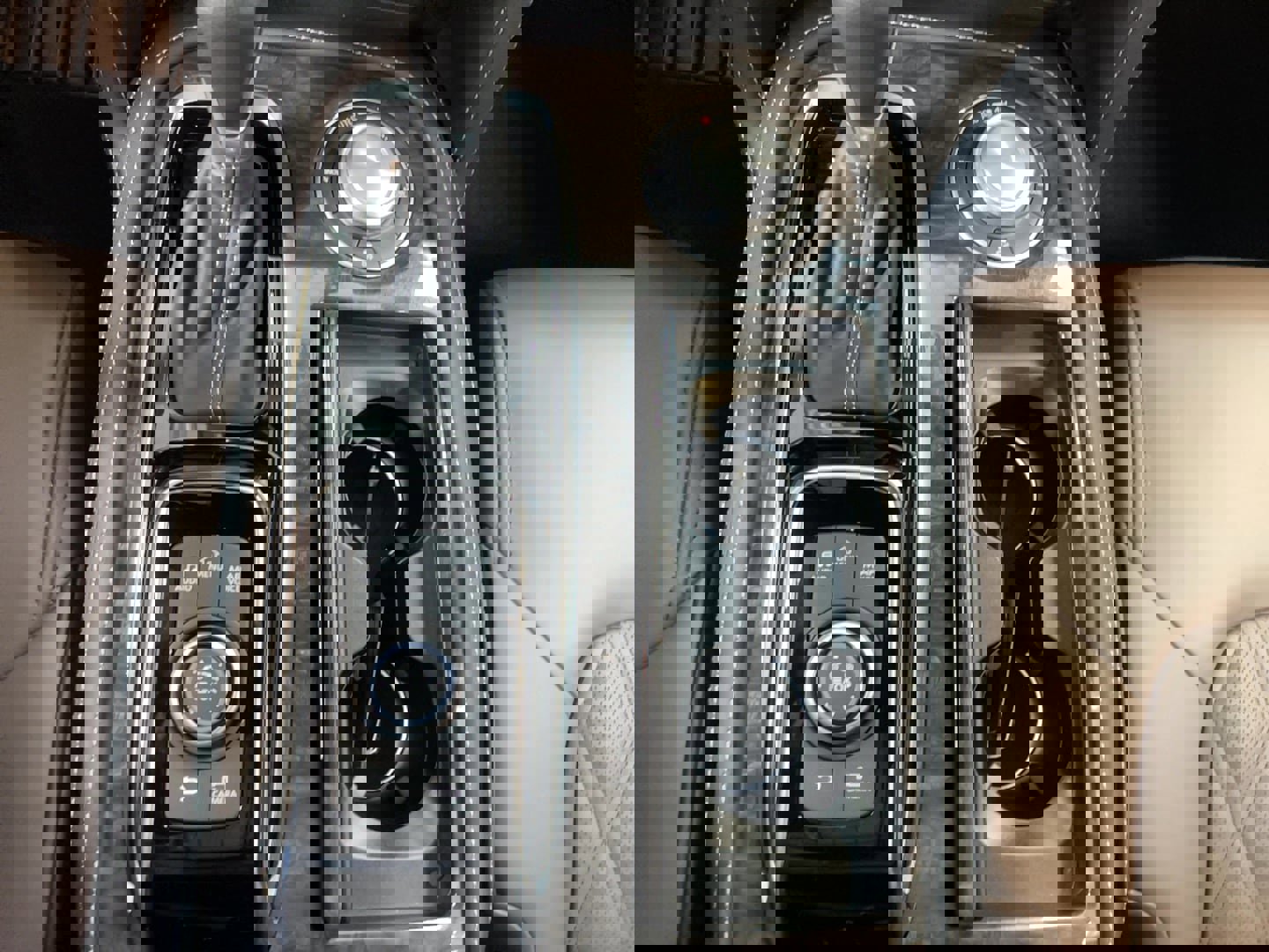 Used 2024 Nissan Armada Platinum w/ Captain's Chairs Package image 17