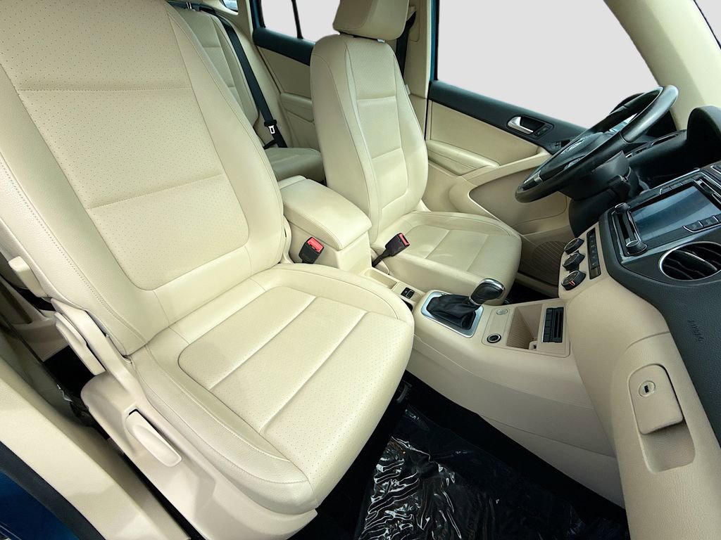Used 2017 Volkswagen Tiguan S image 13