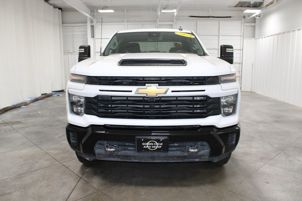 Used 2024 Chevrolet Silverado 2500 Custom w/ Custom Value Package image 3