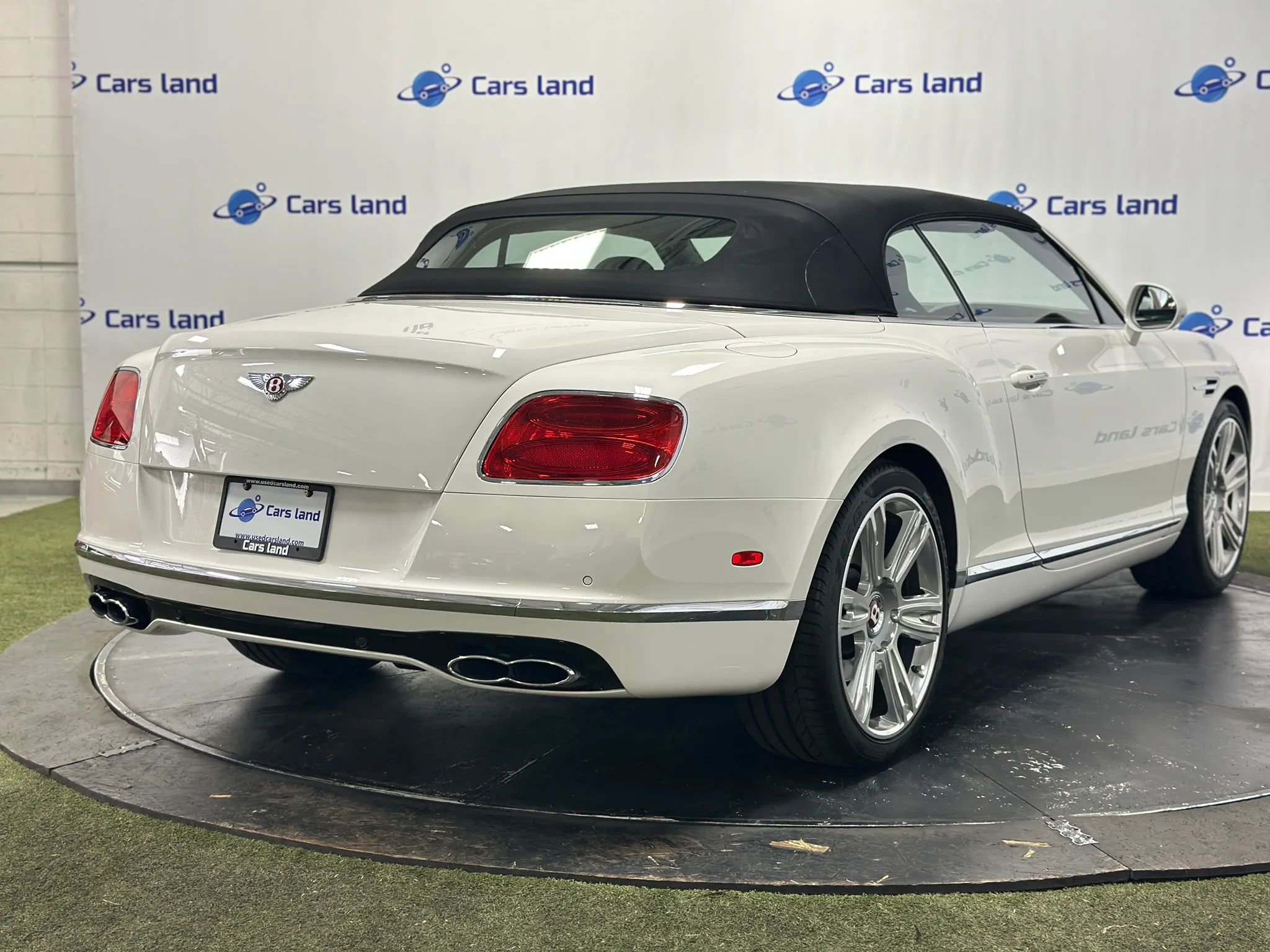 Used 2017 Bentley Continental GT image 3