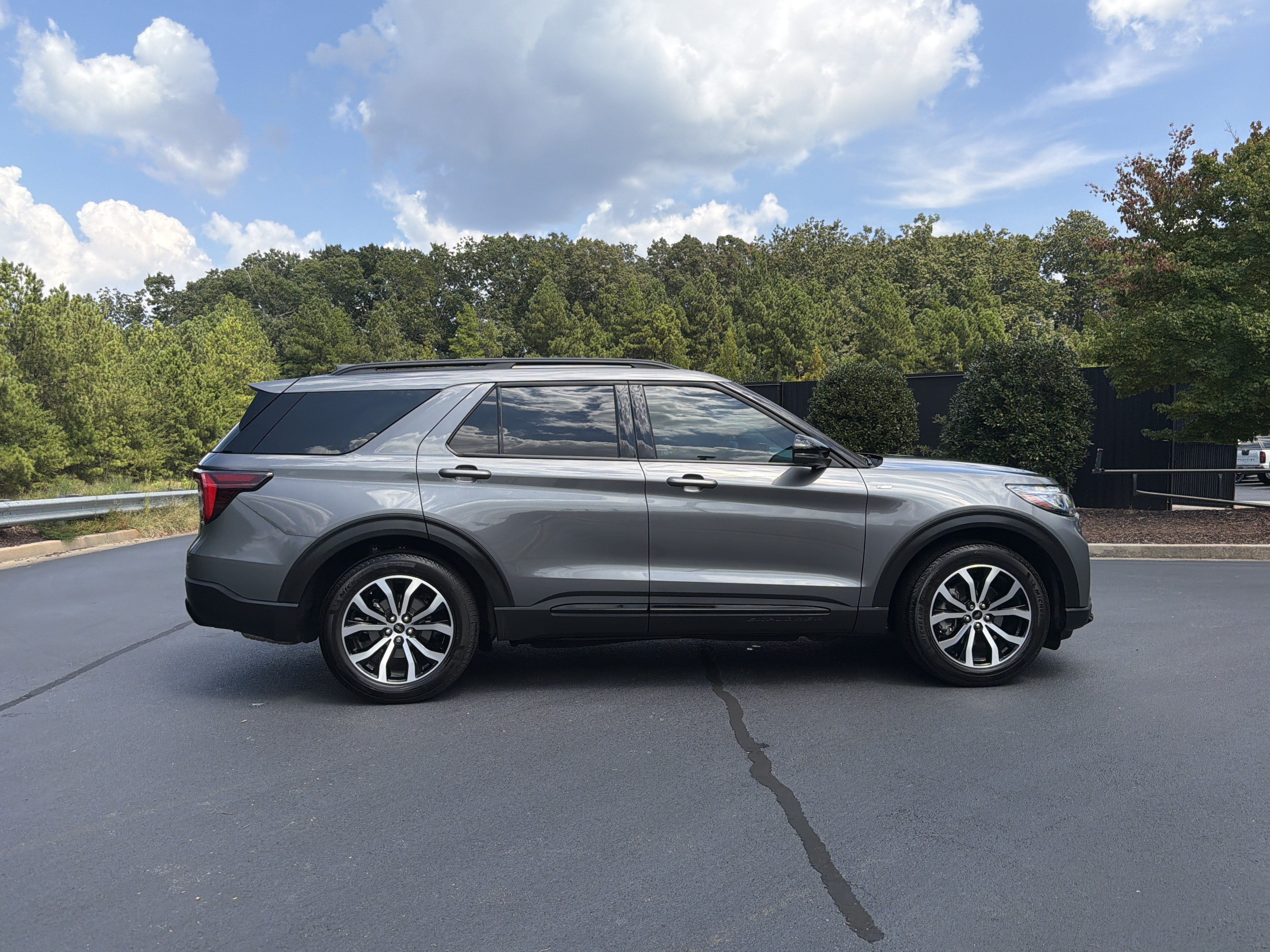 Used 2025 Ford Explorer ST-Line RWD image 5