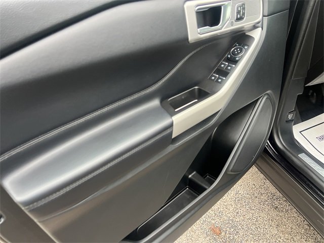 Used 2022 Ford Explorer Limited w/ Equipment Group 301A image 11
