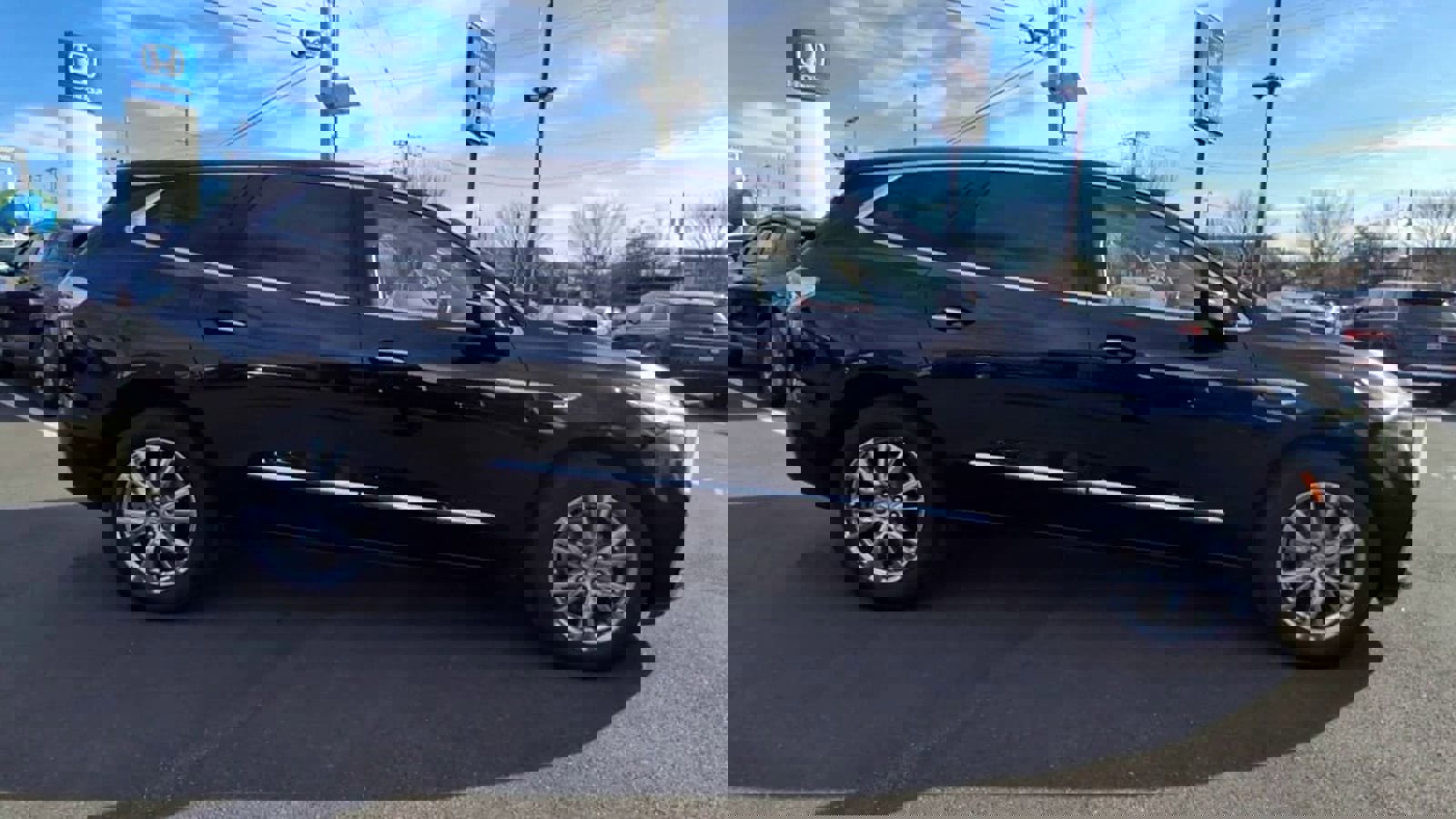 Used 2023 Buick Enclave Premium w/ Experience Buick Package image 9