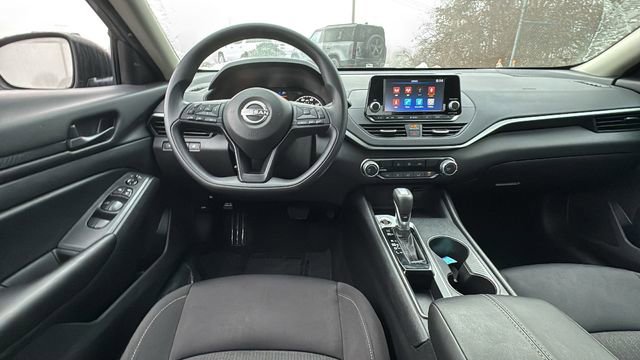 Used 2024 Nissan Altima 2.5 S image 8