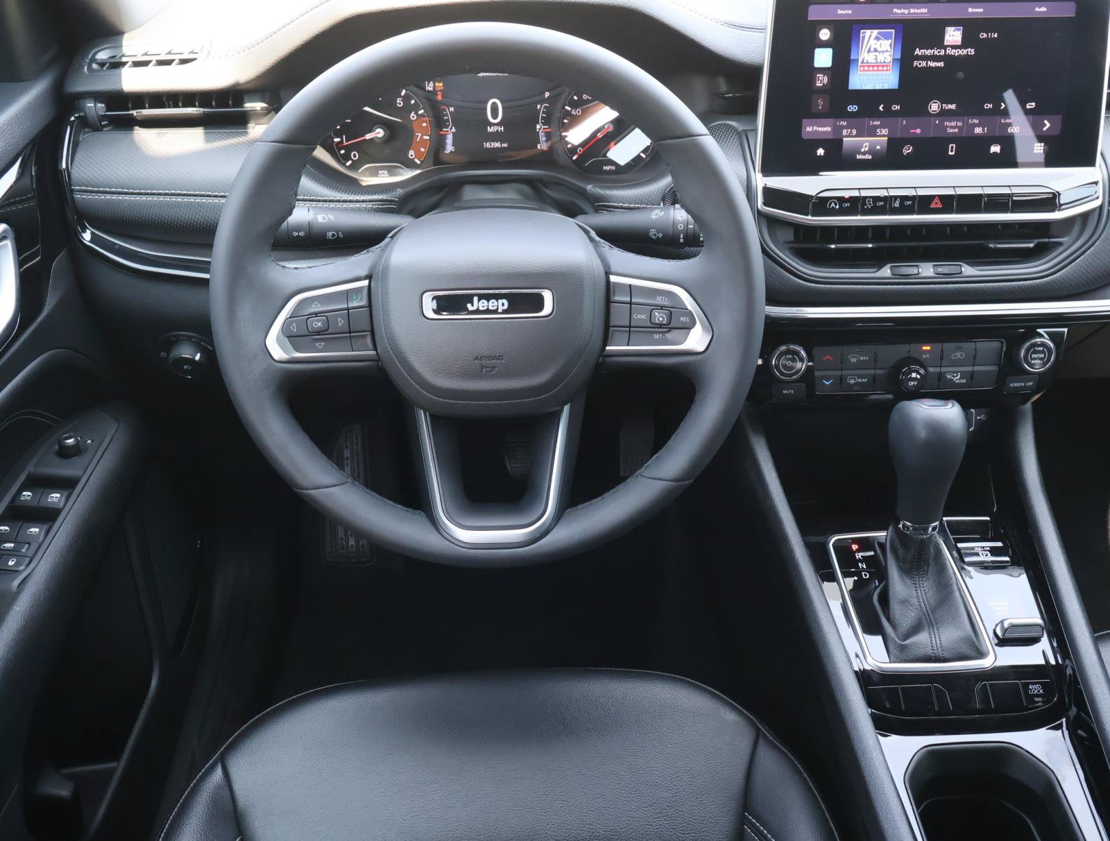 Used 2023 Jeep Compass Latitude AWD/4WD image 9