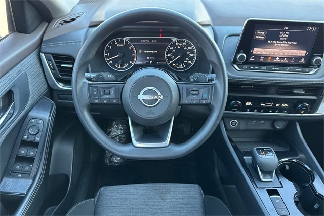 Used 2023 Nissan Rogue SV image 16