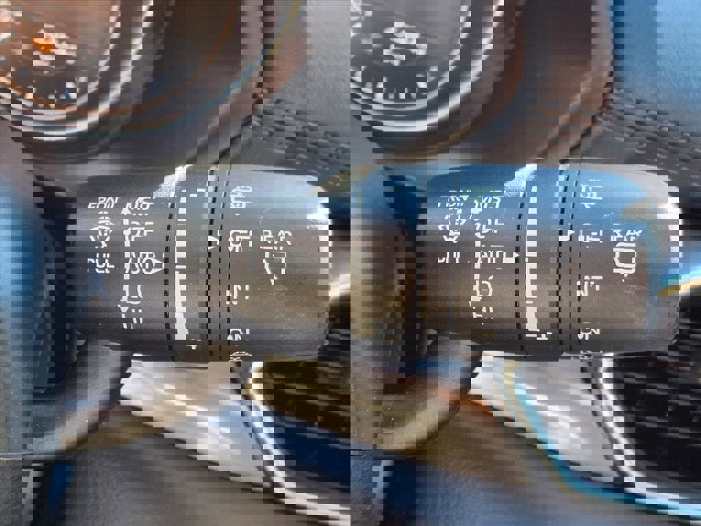 Used 2020 MAZDA CX-5 Touring image 17