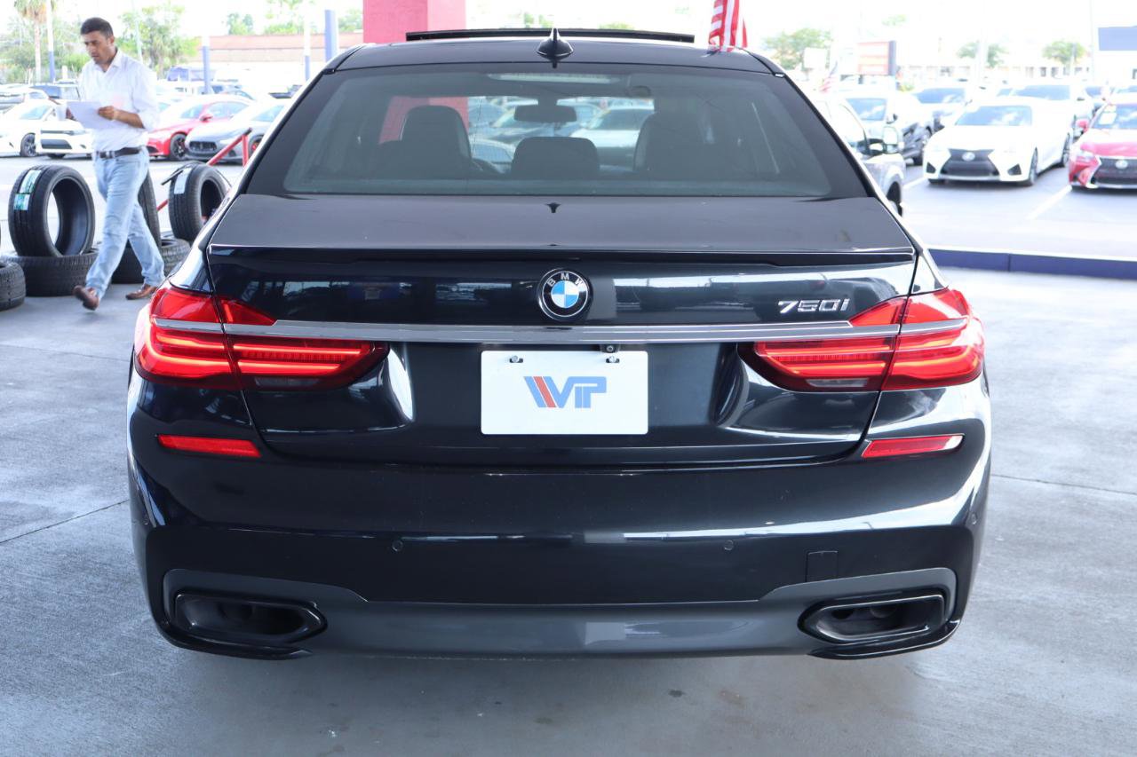 Used 2018 BMW 750i RWD image 8