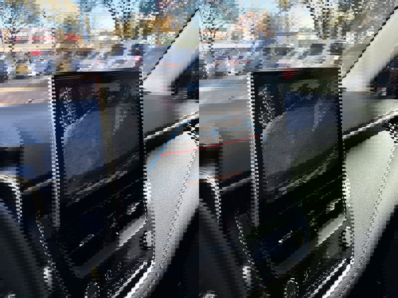 Used 2025 Toyota Corolla XLE image 31