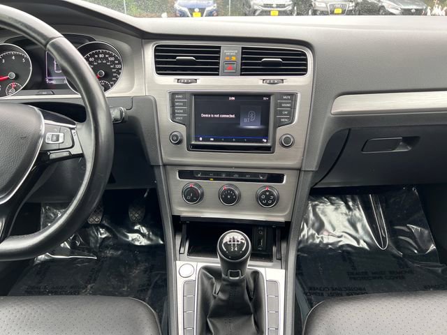 Used 2017 Volkswagen Golf Wolfsburg Edition image 22