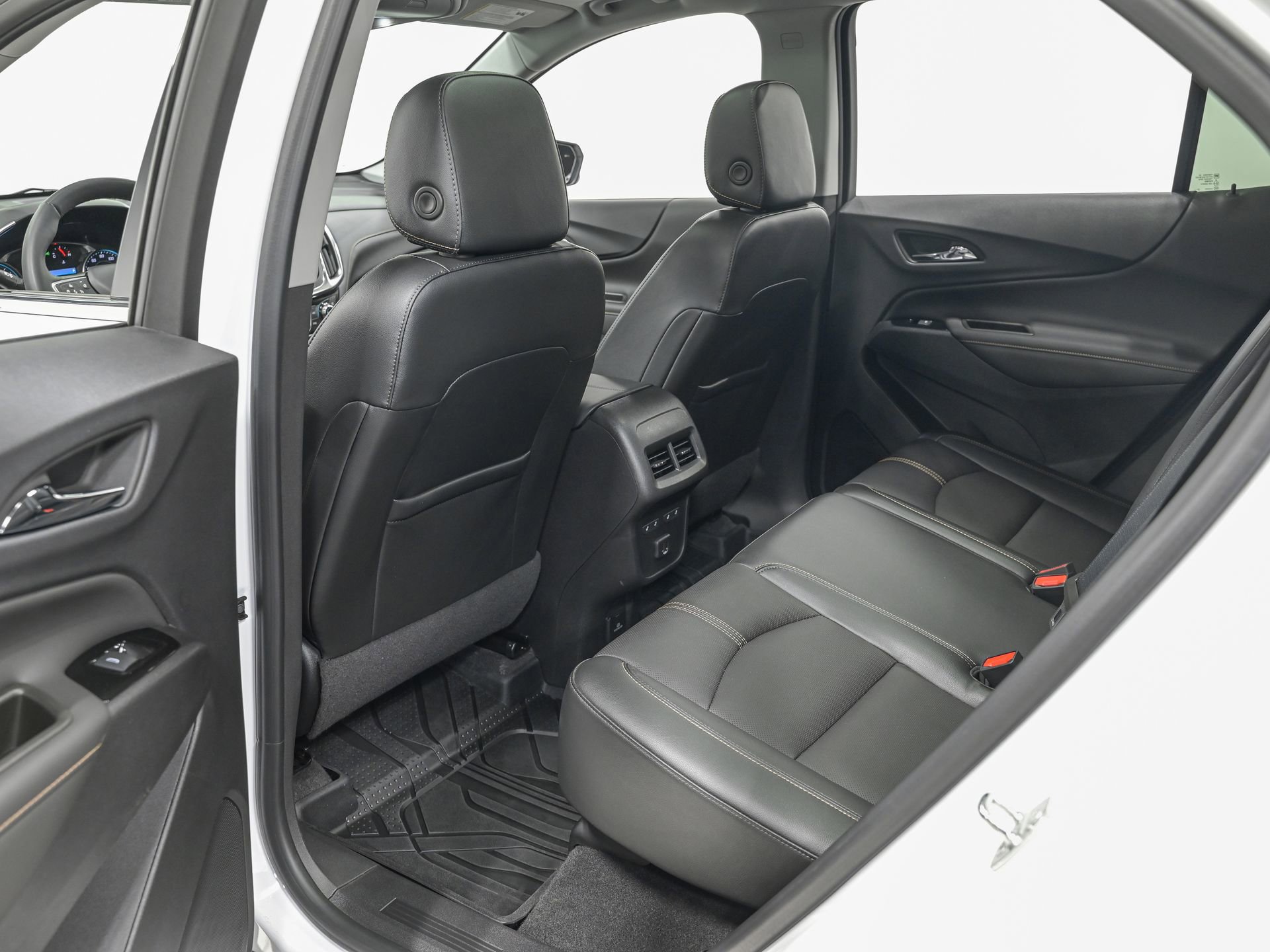 Used 2023 Chevrolet Equinox Premier FWD image 27