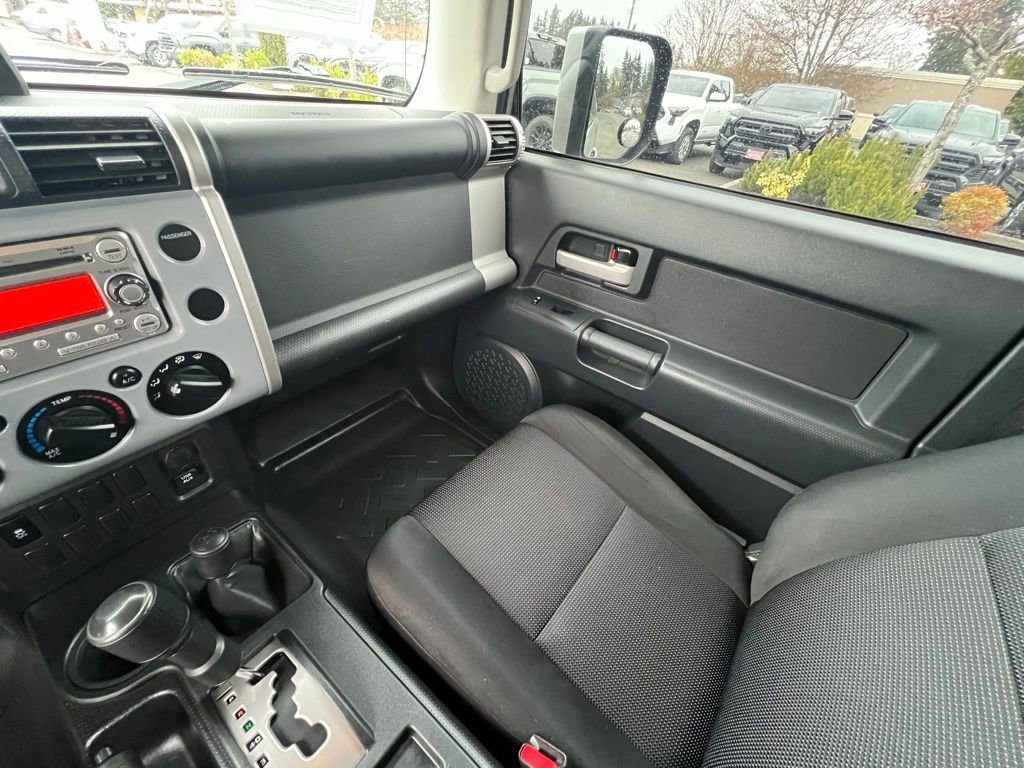 Used 2014 Toyota FJ Cruiser 4WD w/ Convenience Package image 18