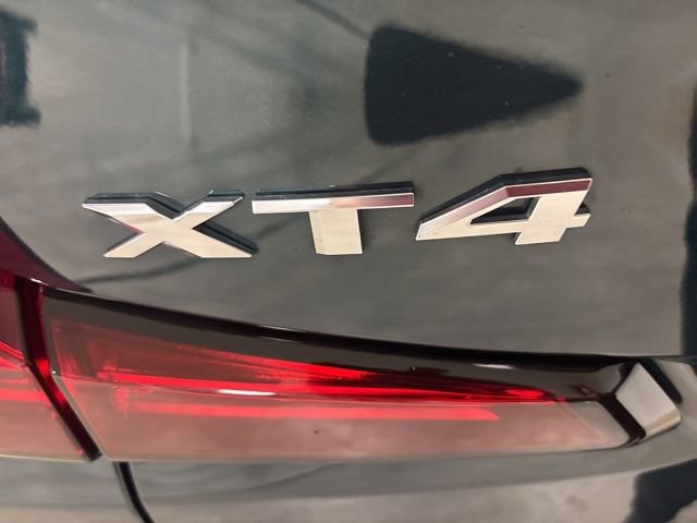Used 2024 Cadillac XT4 Premium Luxury image 3