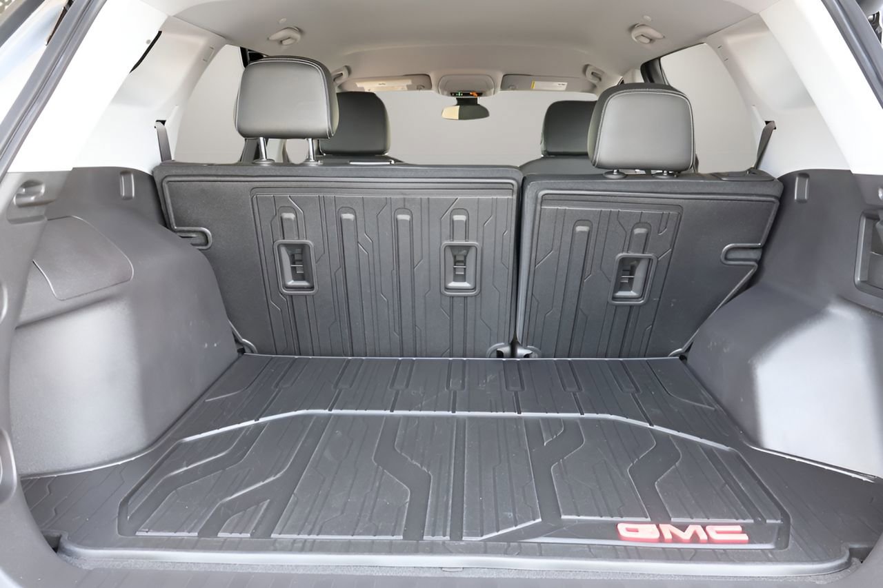 Used 2023 GMC Terrain SLT w/ LPO, Floor Liner Package image 16