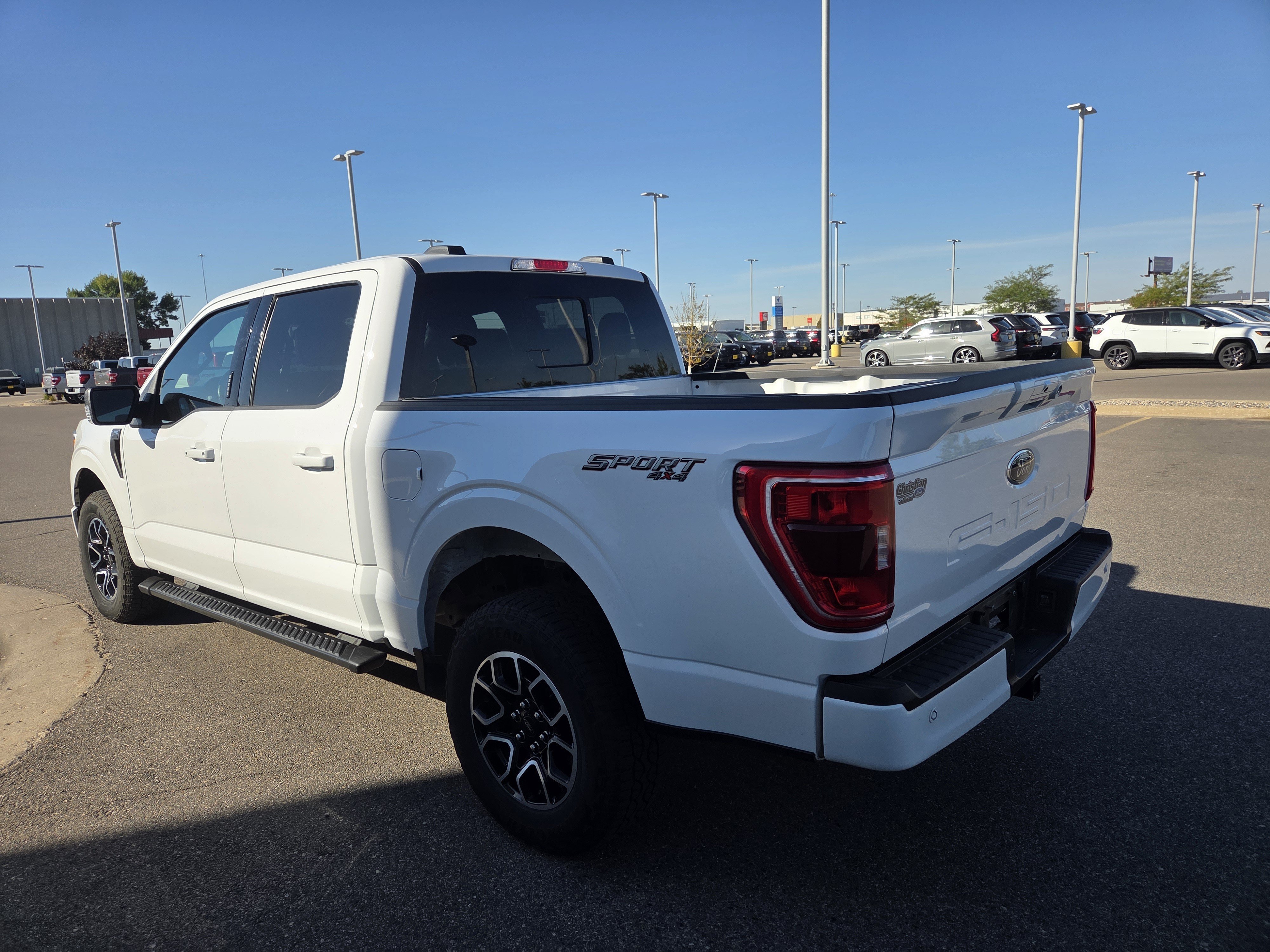 Used 2022 Ford F150 XLT w/ Equipment Group 302A High AWD/4WD image 4