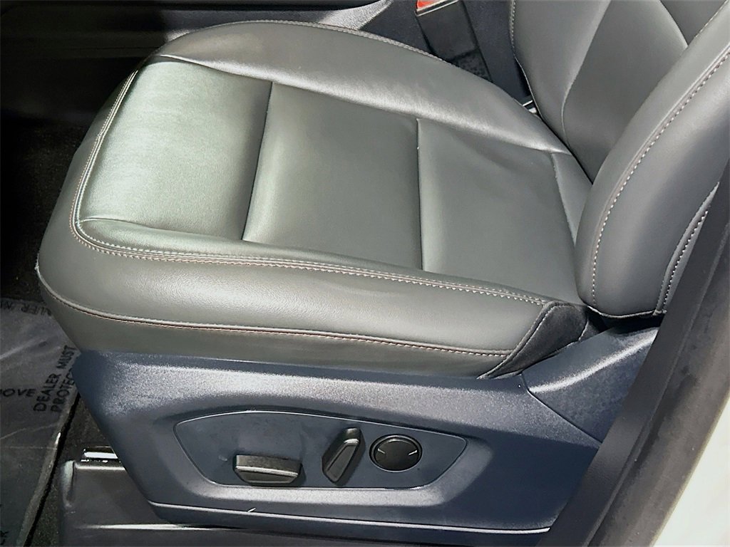 Used 2025 Ford Explorer Active w/ Active Comfort Package image 17