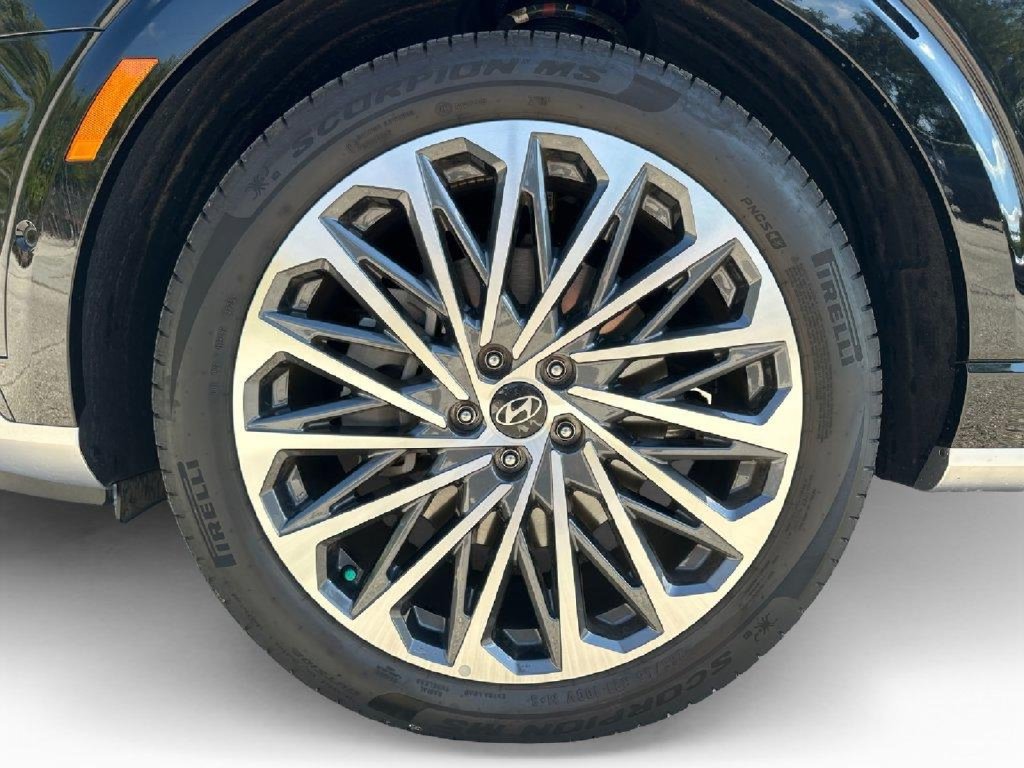 New 2026 Hyundai Palisade Calligraphy FWD image 9