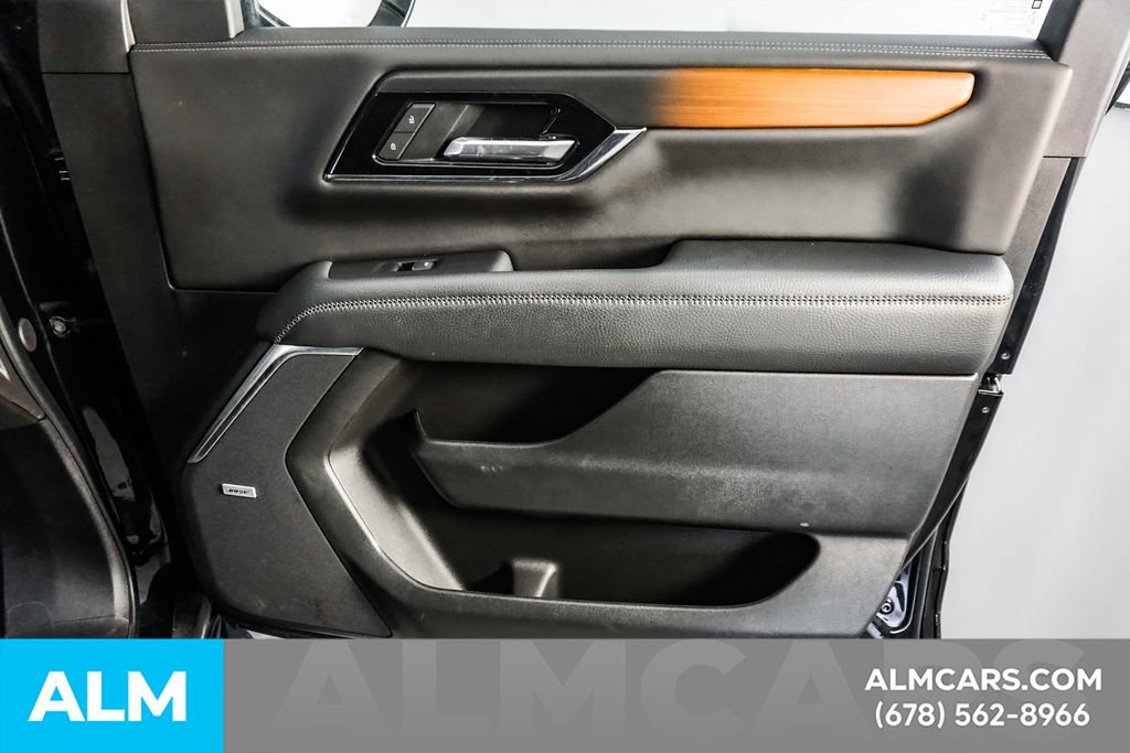 Used 2025 GMC Yukon Denali AWD/4WD image 45
