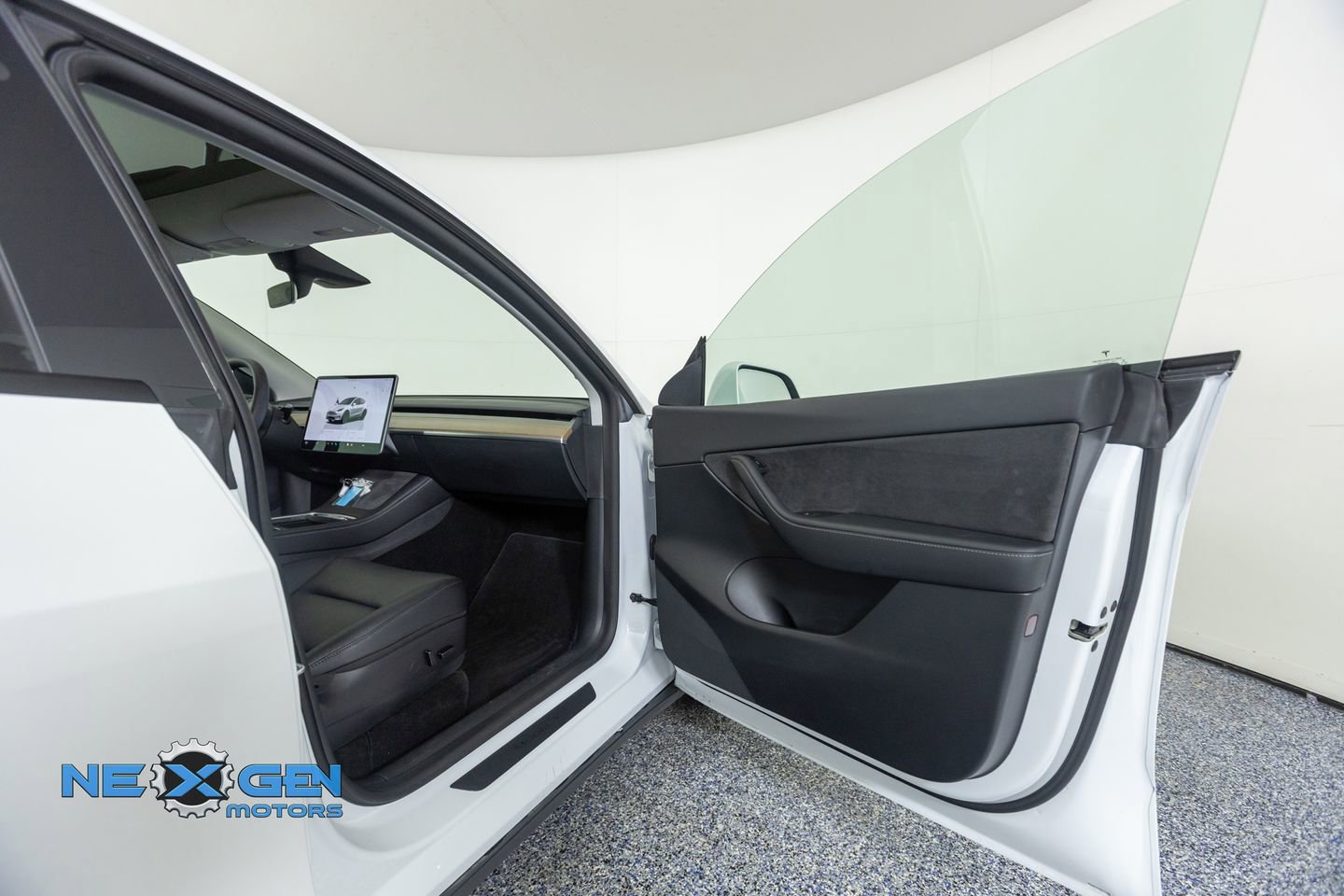 Used 2022 Tesla Model Y Performance image 37