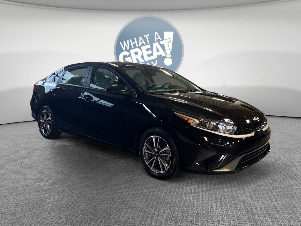Certified 2023 Kia Forte LXS FWD image 1