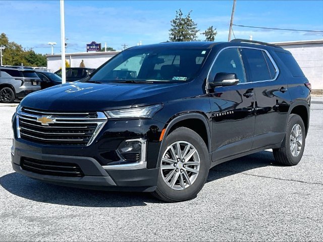 Used 2023 Chevrolet Traverse LT AWD/4WD image 2
