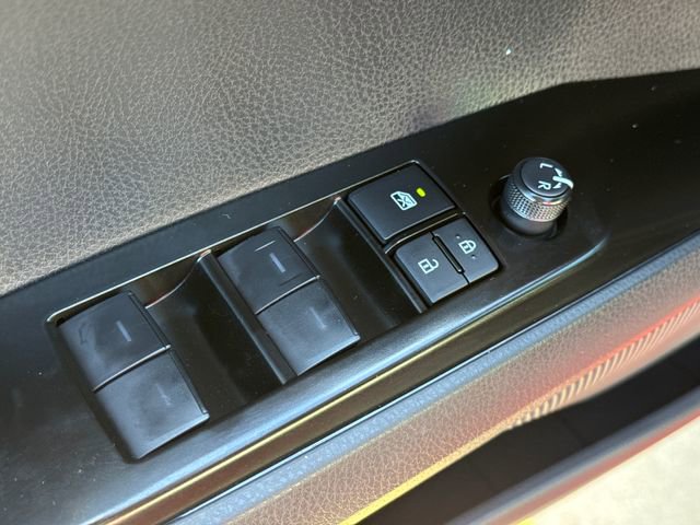 Used 2026 Toyota Camry SE w/ Convenience Package image 20