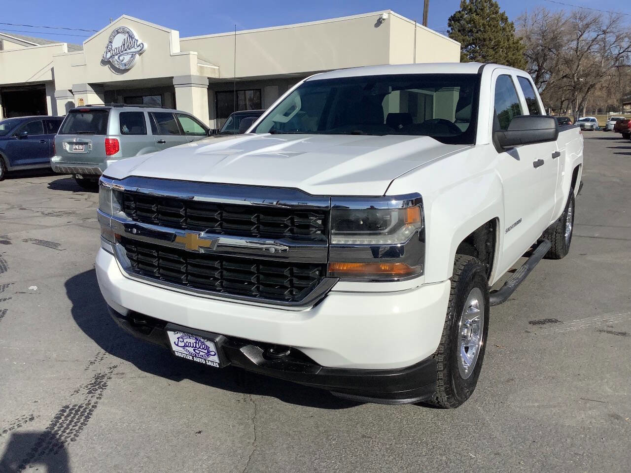 Used 2017 Chevrolet Silverado 1500 W/T w/ Trailering Package image 3