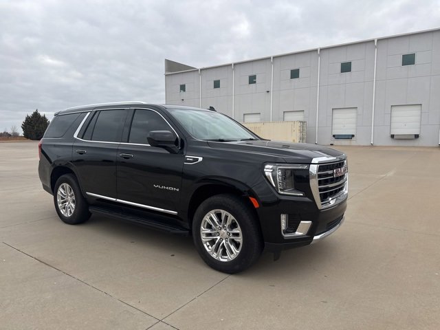 Used 2024 GMC Yukon SLT image 3