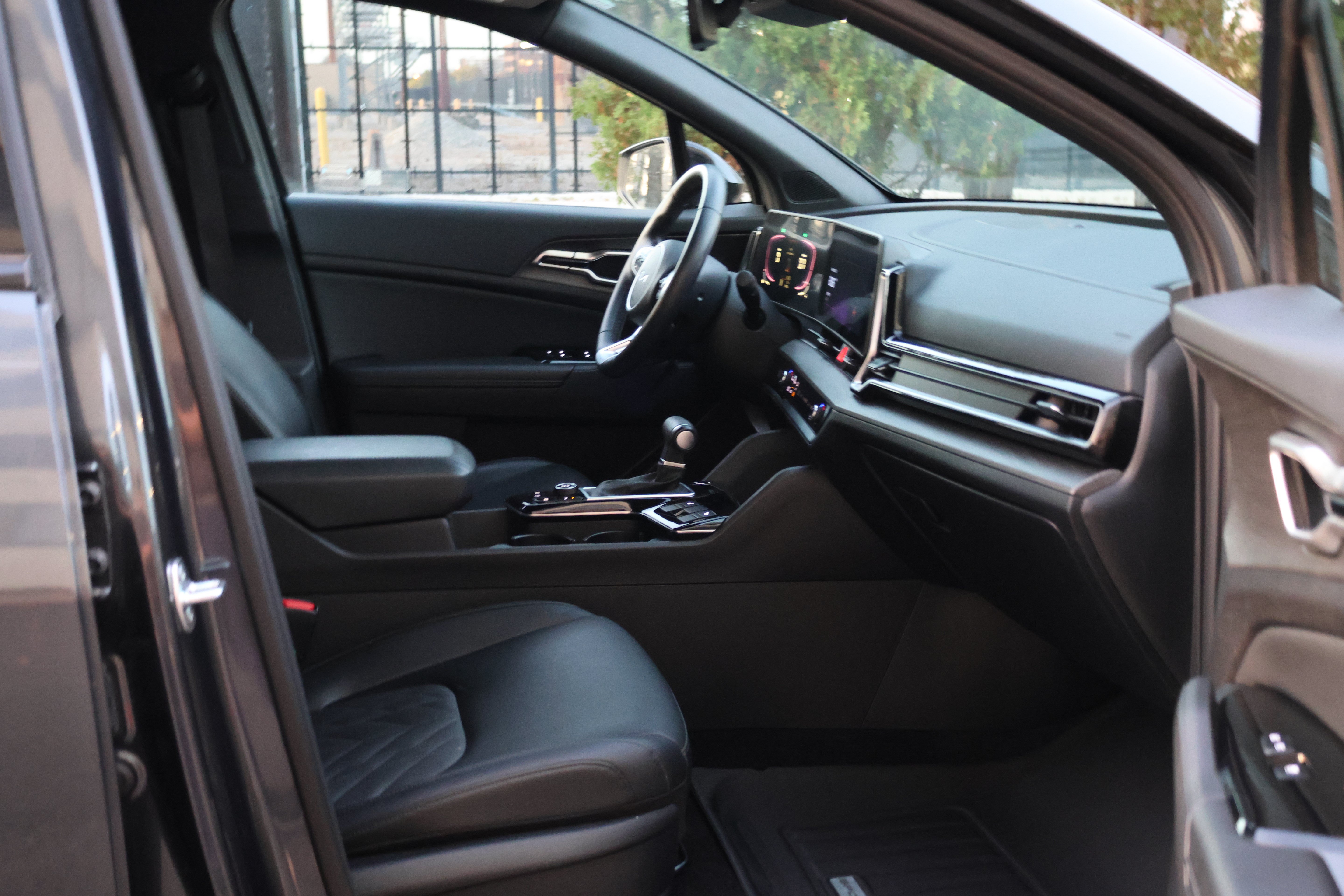 Used 2024 Kia Sportage X-Line w/ X-Line Premium Package AWD/4WD image 39