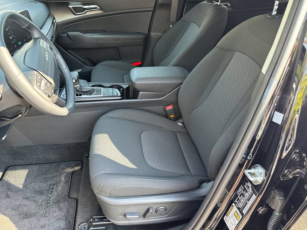 Used 2026 Kia Sportage LX w/ LX Convenience Package FWD image 9
