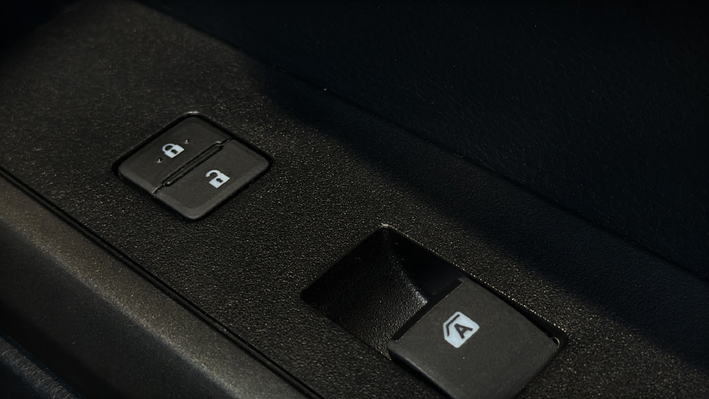 Used 2019 Toyota Tacoma SR5 AWD/4WD image 9