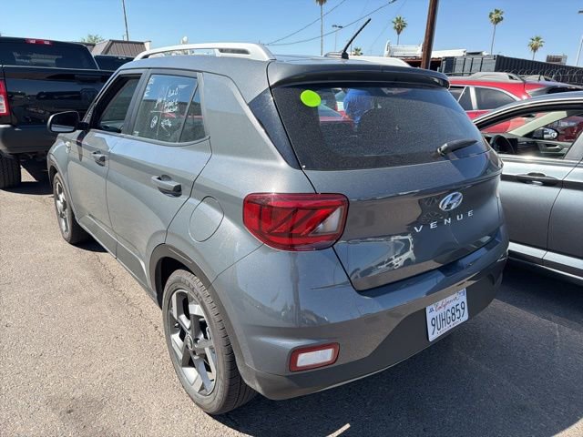 Used 2025 Hyundai Venue SEL image 4