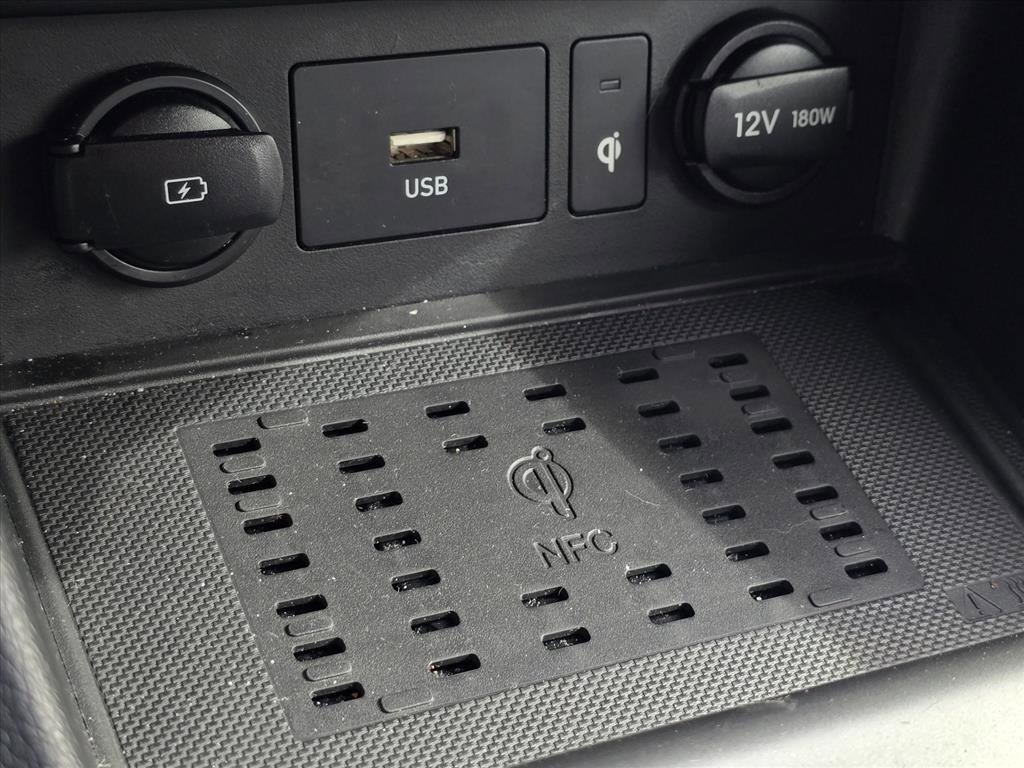 Used 2022 Hyundai Kona Limited image 21