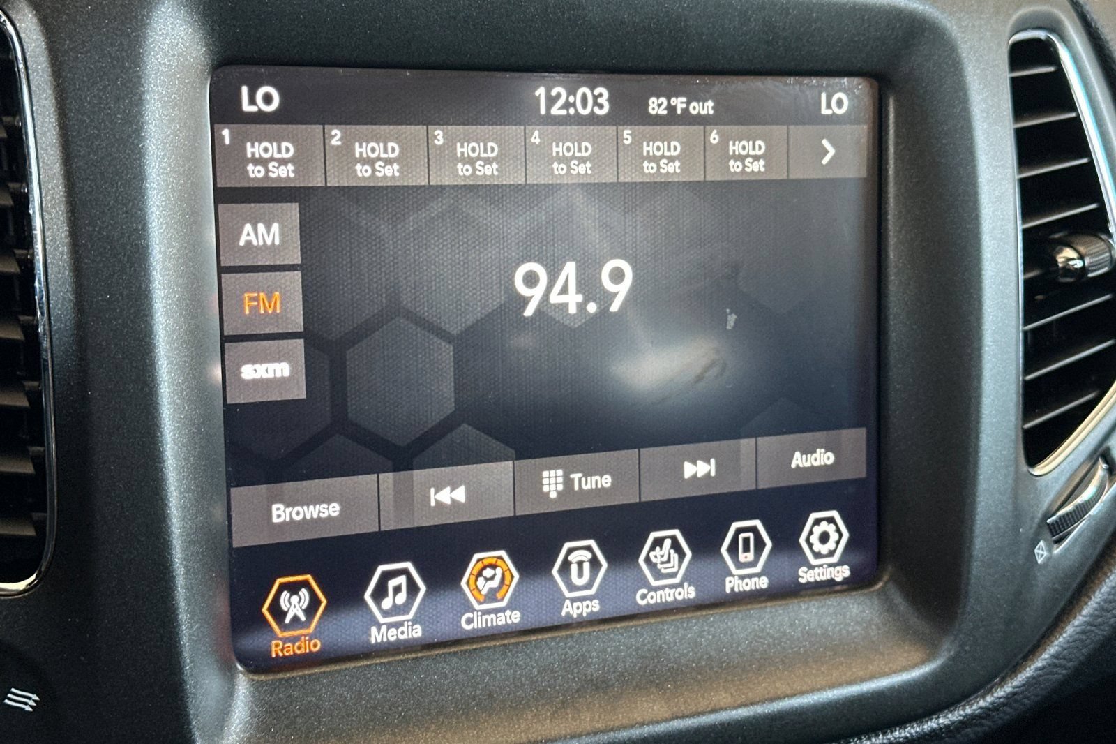Used 2019 Jeep Compass Trailhawk w/ Leather Interior Group AWD/4WD image 19