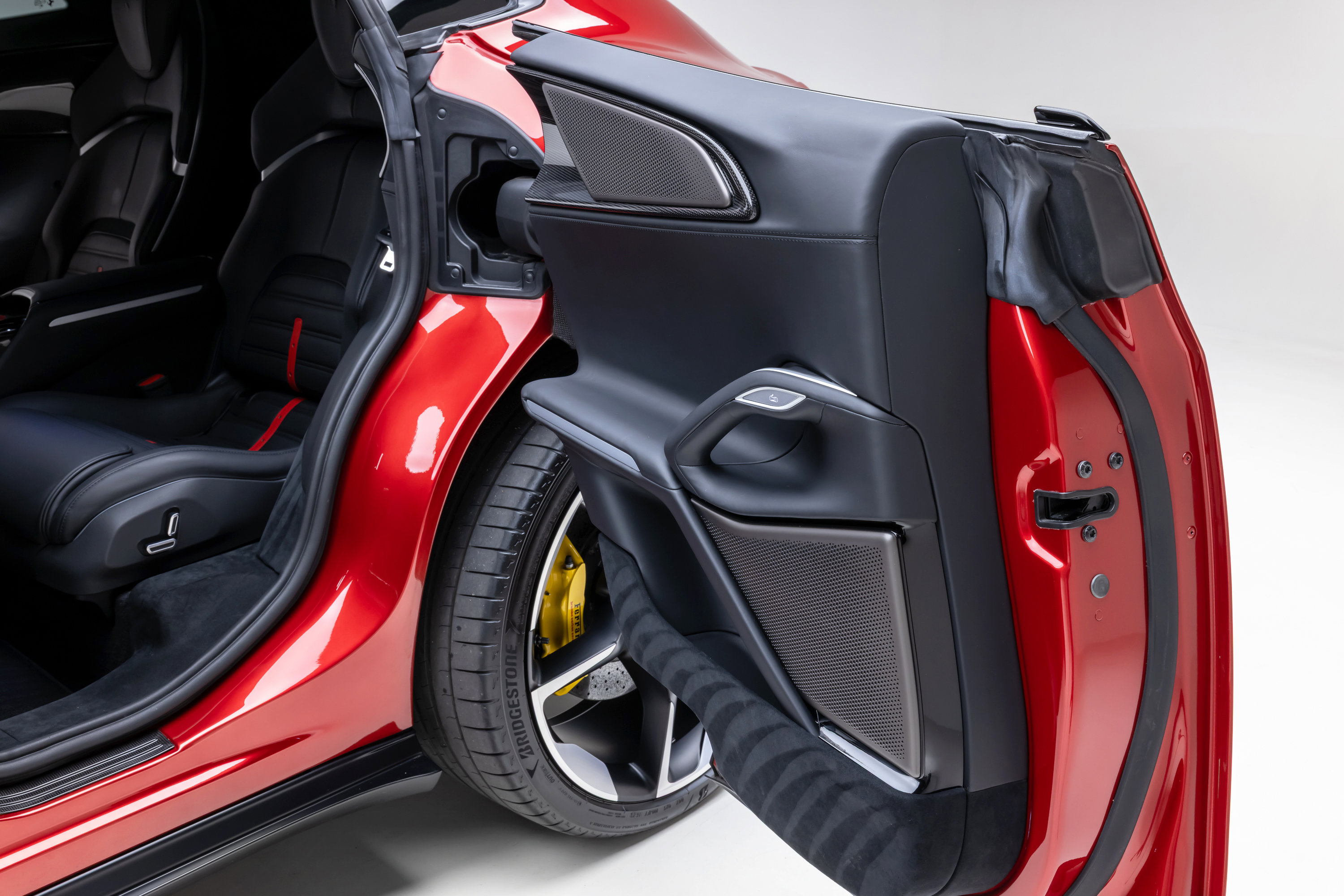 Certified 2023 Ferrari Purosangue image 32