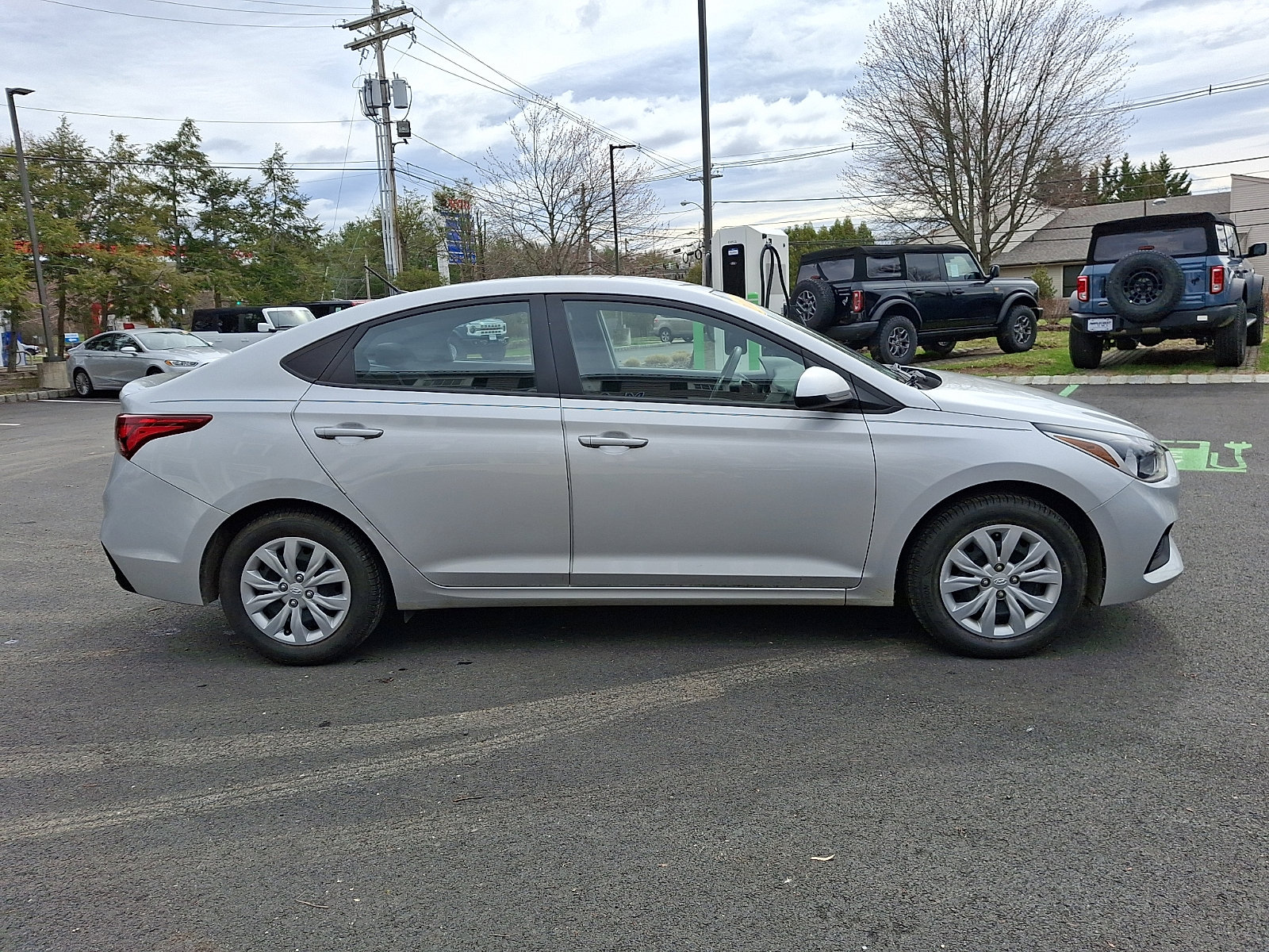 Used 2022 Hyundai Accent SE image 4