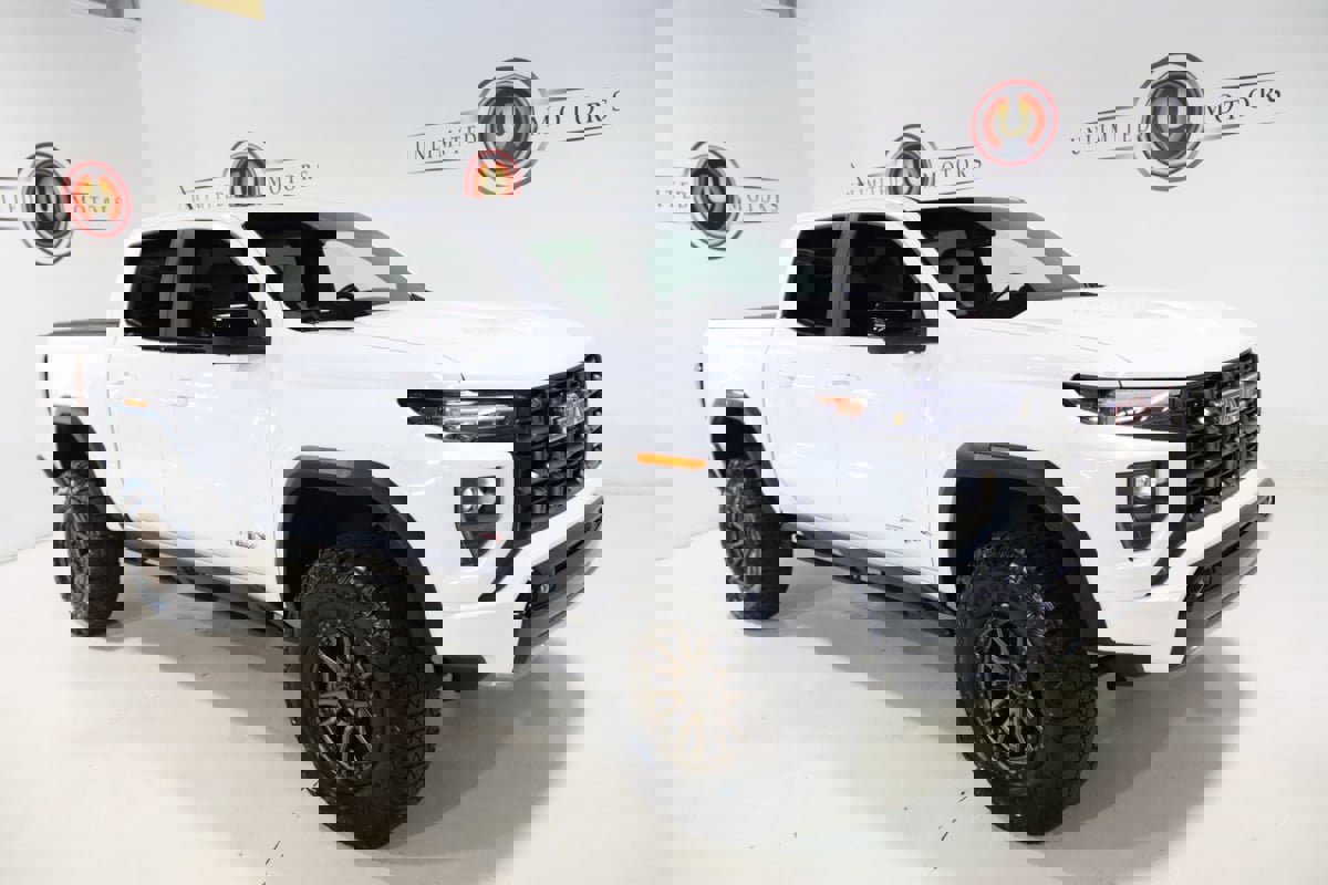 Used 2023 GMC Canyon AT4X image 9