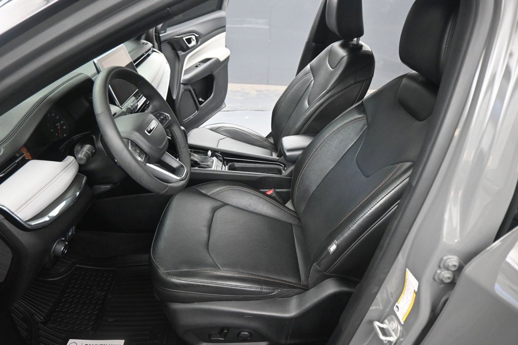 Used 2023 Jeep Compass Limited AWD/4WD image 9