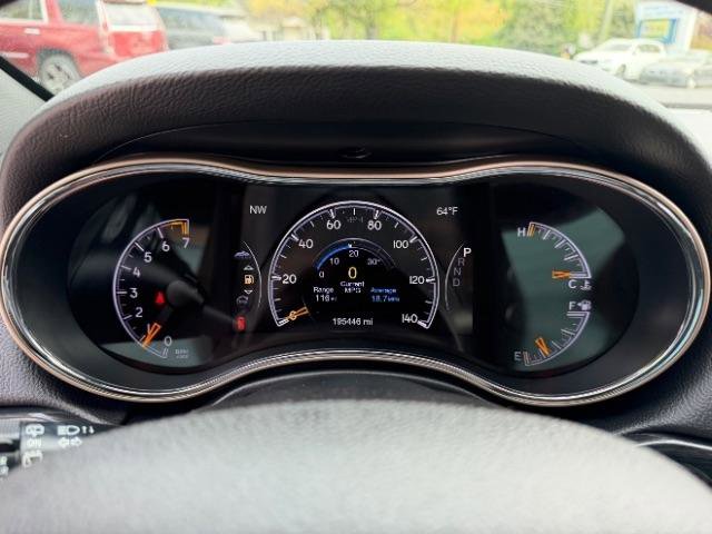 Used 2017 Jeep Grand Cherokee Laredo AWD/4WD image 18