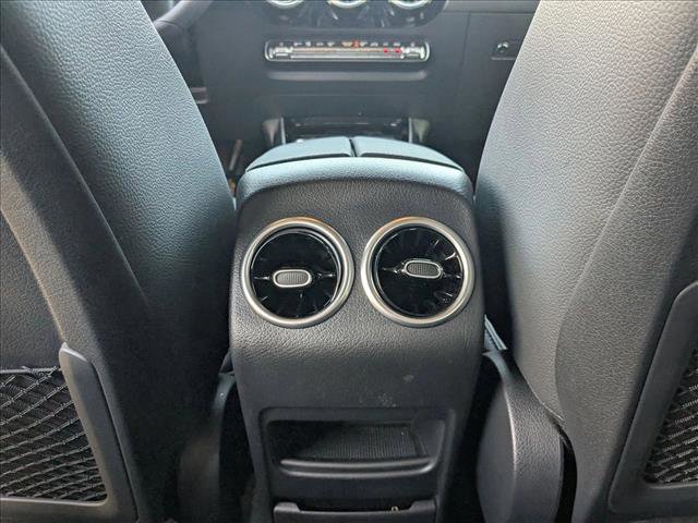 Used 2025 Mercedes-Benz GLA 250 image 17